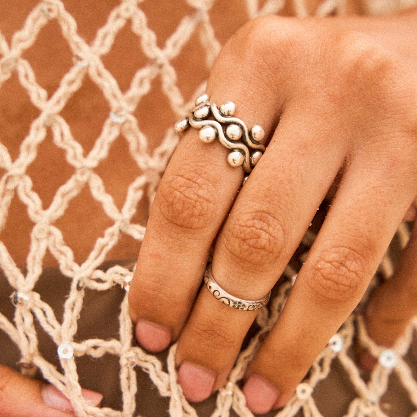 Anel Bolinhas Ondulado