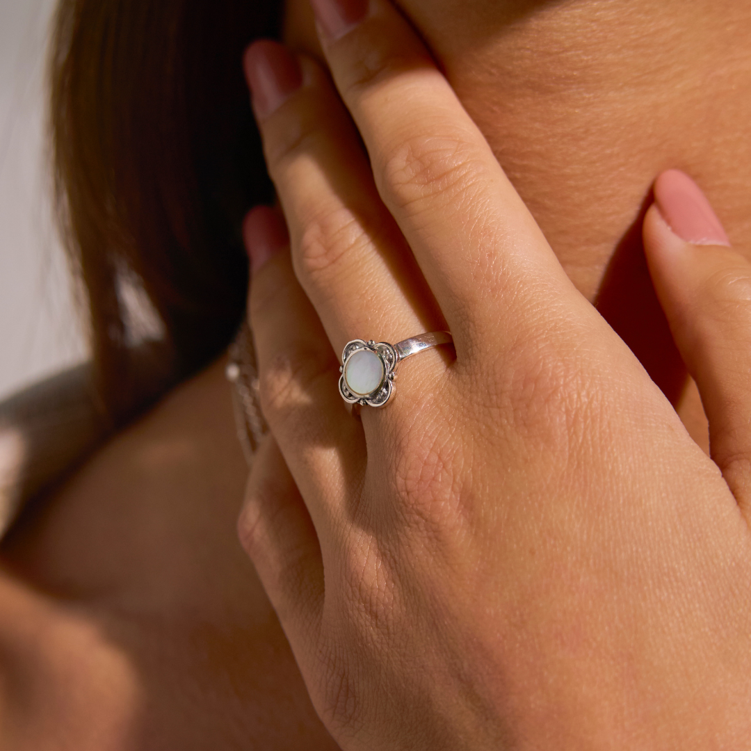 Anel Flor Madrepérola