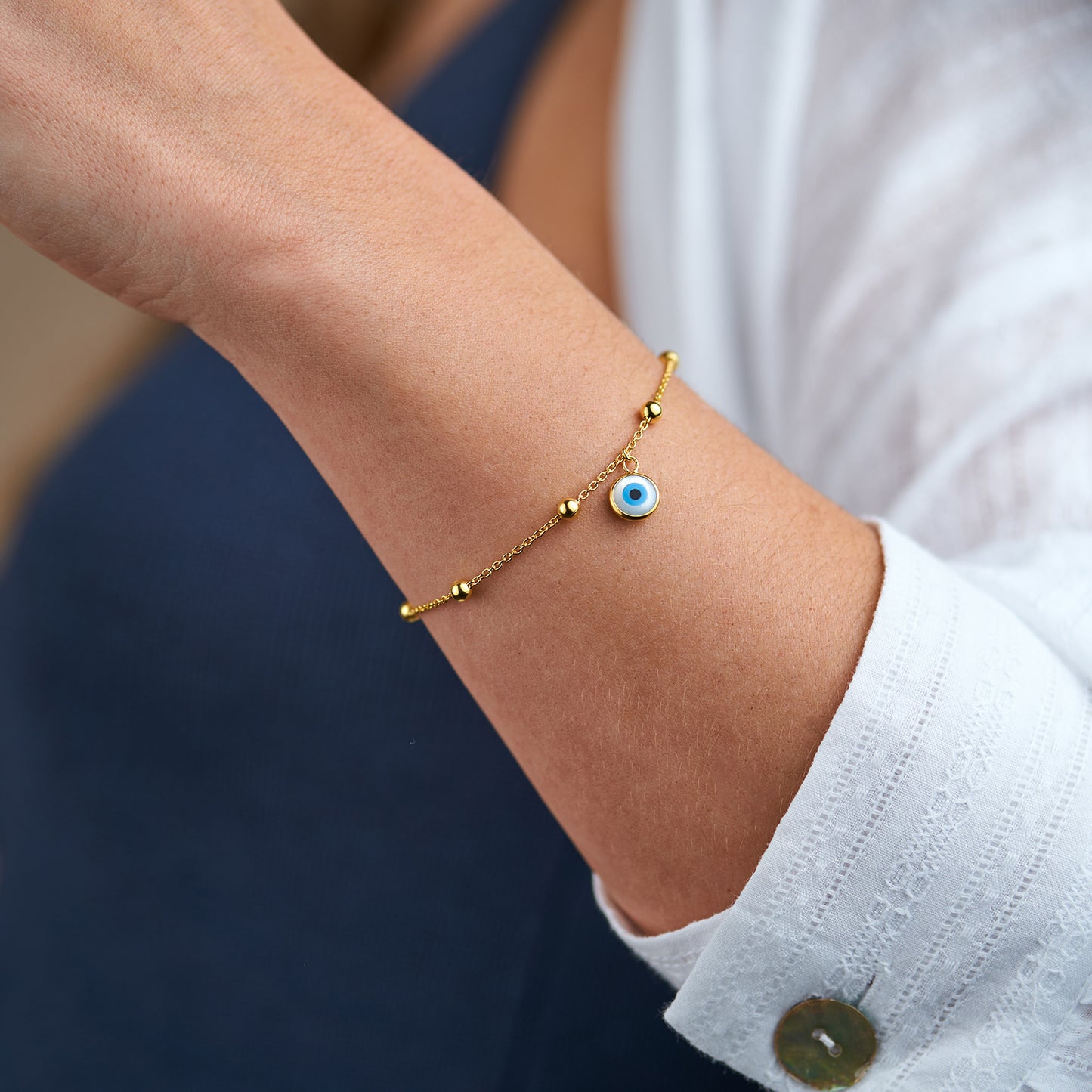 Pulseira Bolinhas com Pendente Olho Turco Madrepérola