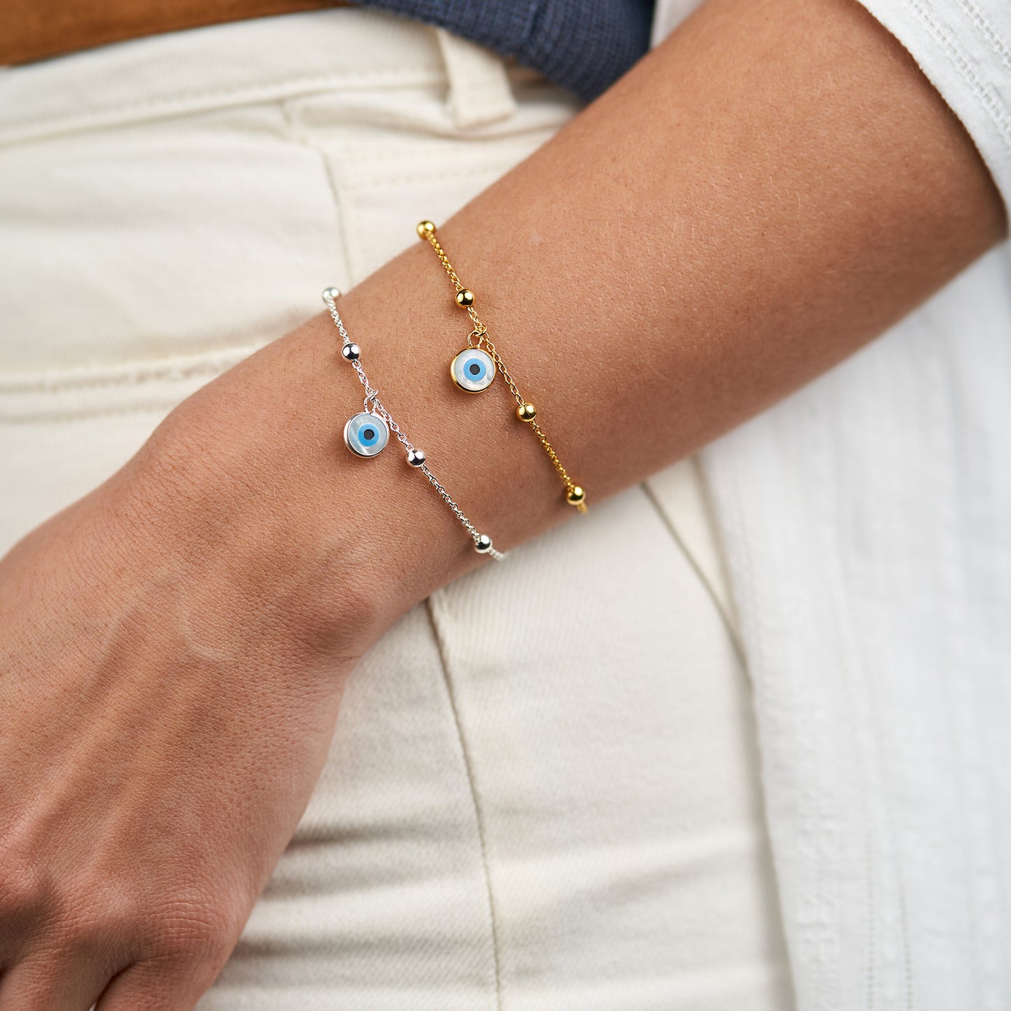 Pulseira Bolinhas com Pendente Olho Turco Madrepérola