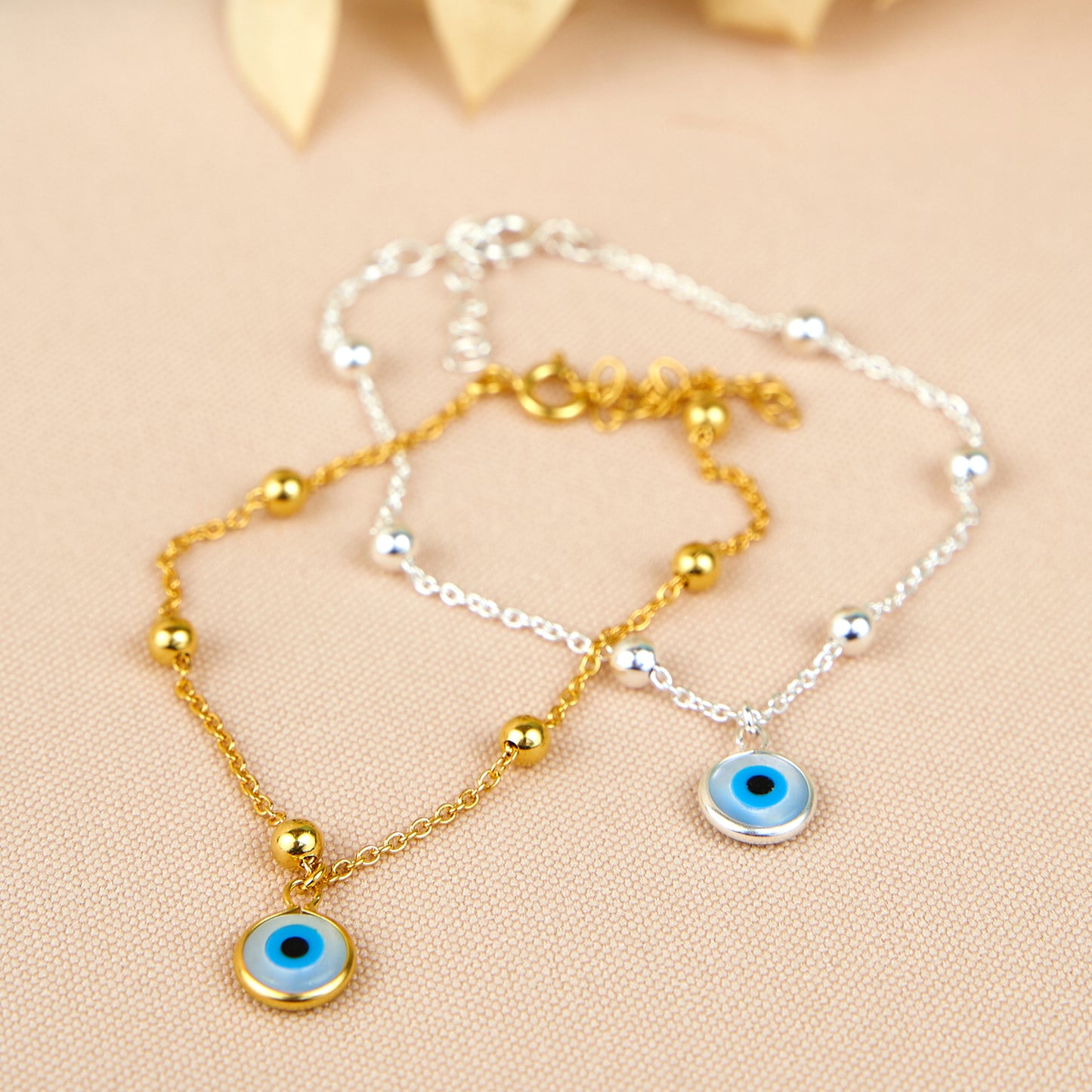 Pulseira Bolinhas com Pendente Olho Turco Madrepérola