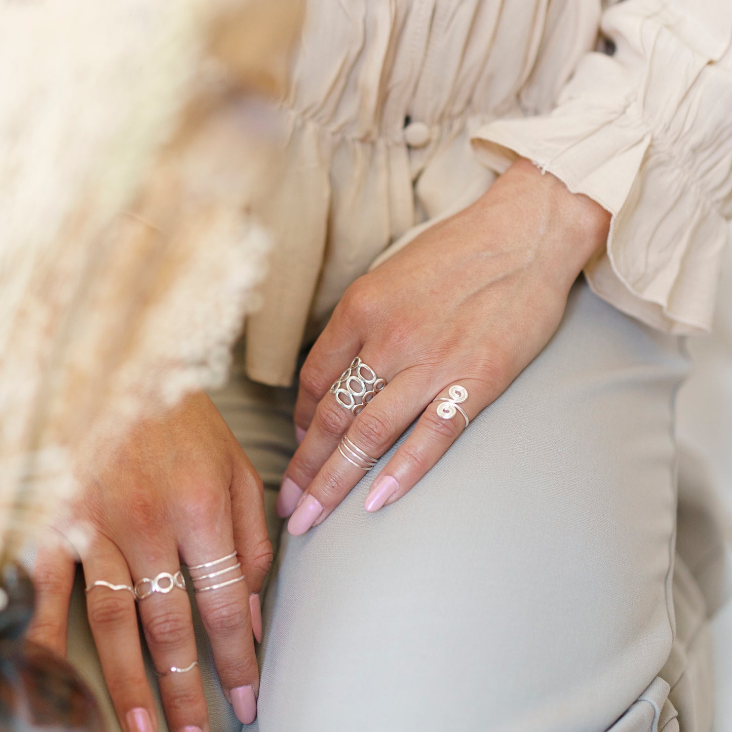 Anel Círculos e Ovais Vazado Grande