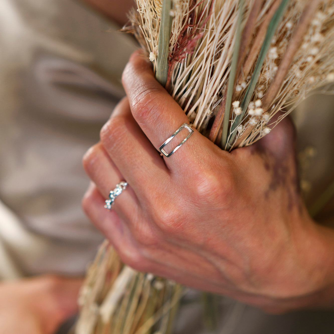 Anel Rectangular Vazado