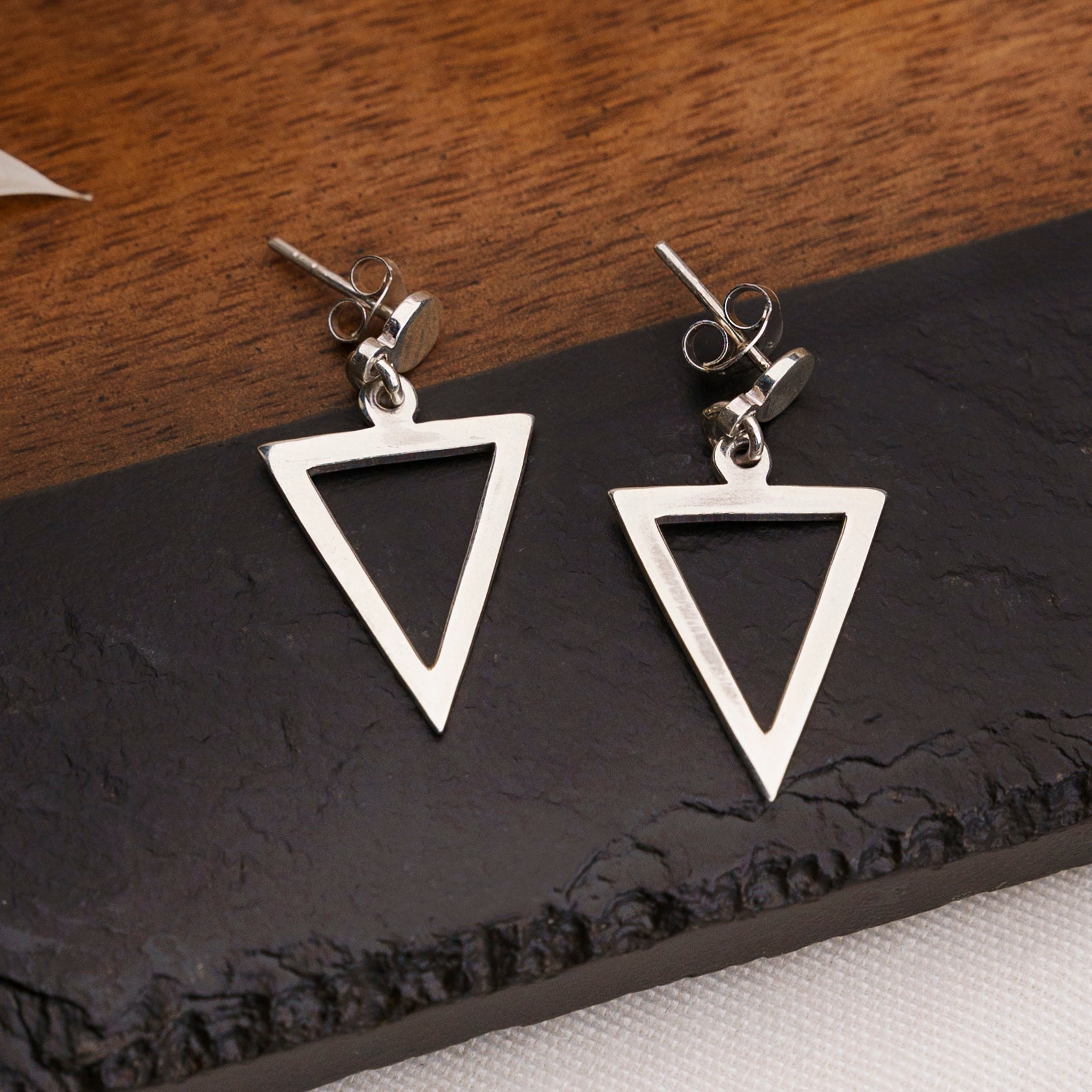 Brincos Triângulo Invertido em Prata 925 – Panna