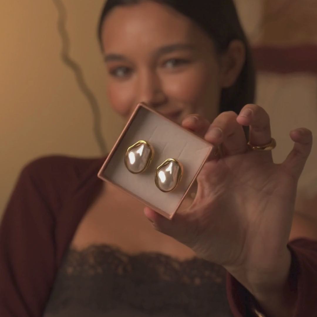 mbalagem de presente dos brincos Aurora Pearl em pérola